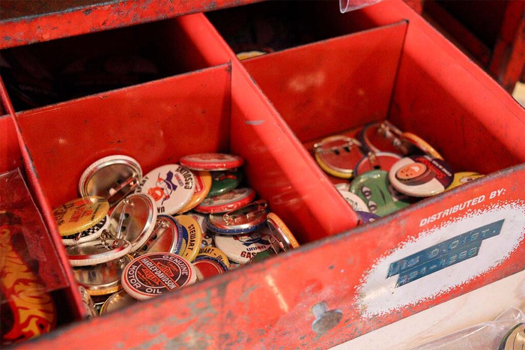 バッジコレクション